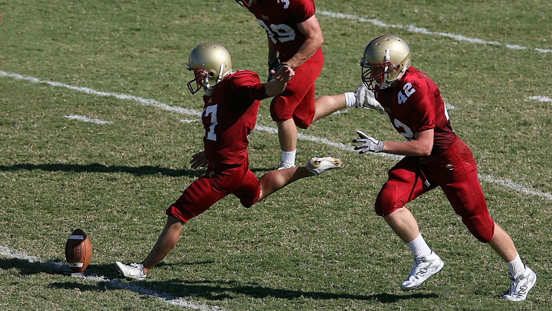 以“篮球+公益”为主题的全民运动日正式启动，篮球全民健身